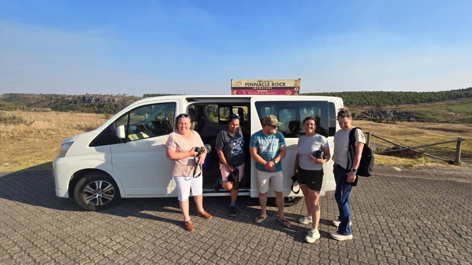 Pinnacle Rock tour group